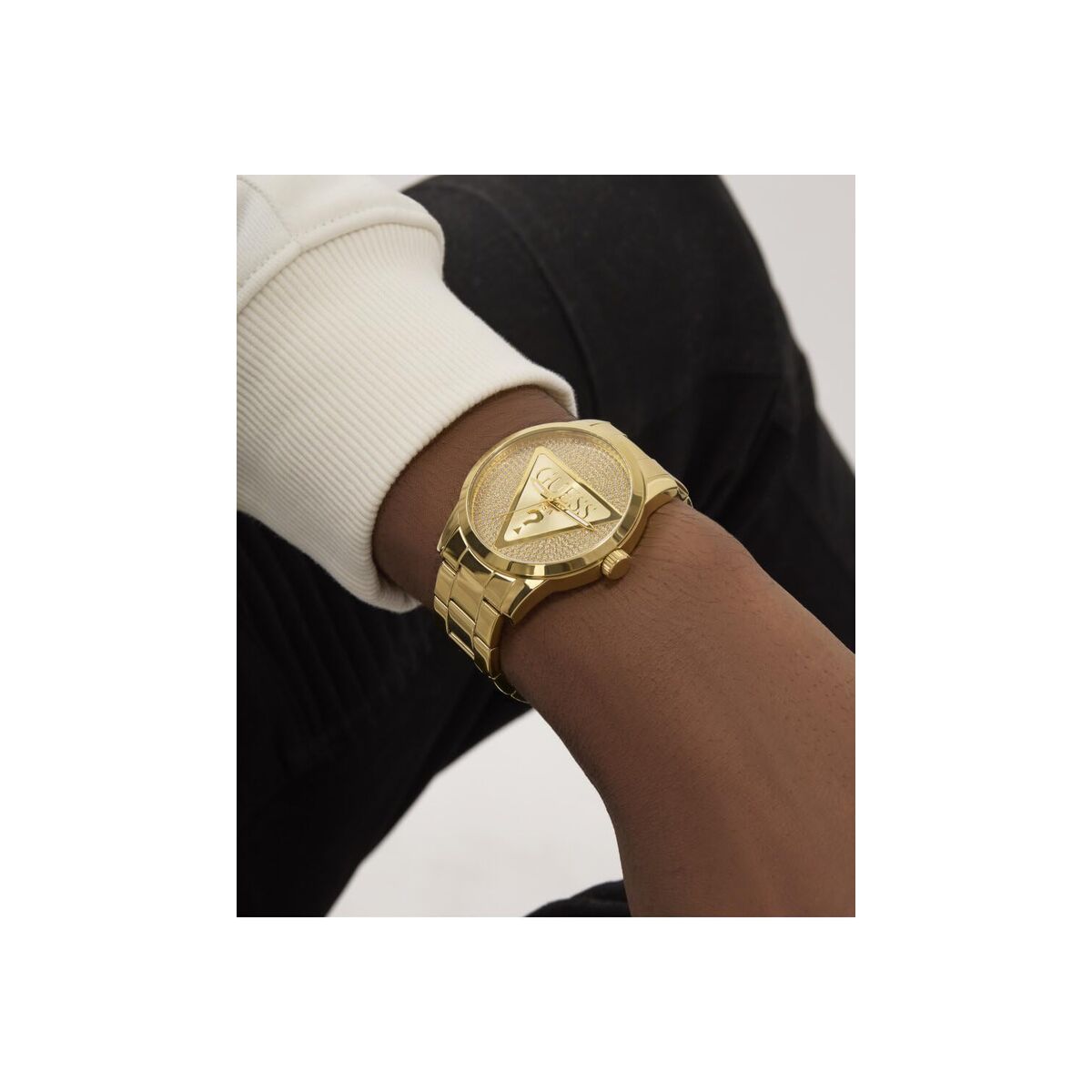 V2H78778F11E25719BA3700A139B33528ABR7469603P6